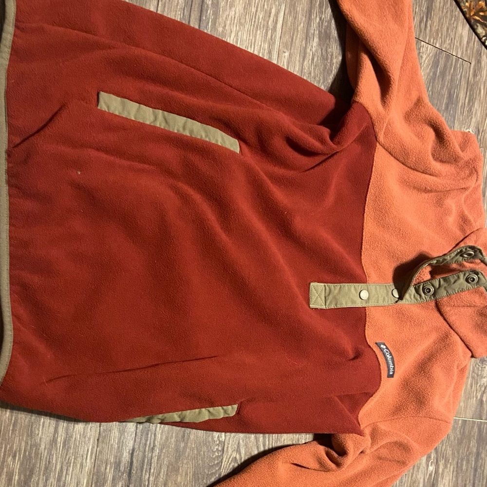 super cute columbia jacket, nothing wrong with it just never wore it
